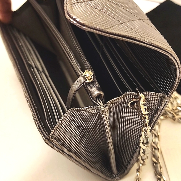 Chanel Matelasse Quilted CC Silver T Flap Wallet Leather Mesh + Entrupy COA - Picture 6 of 16